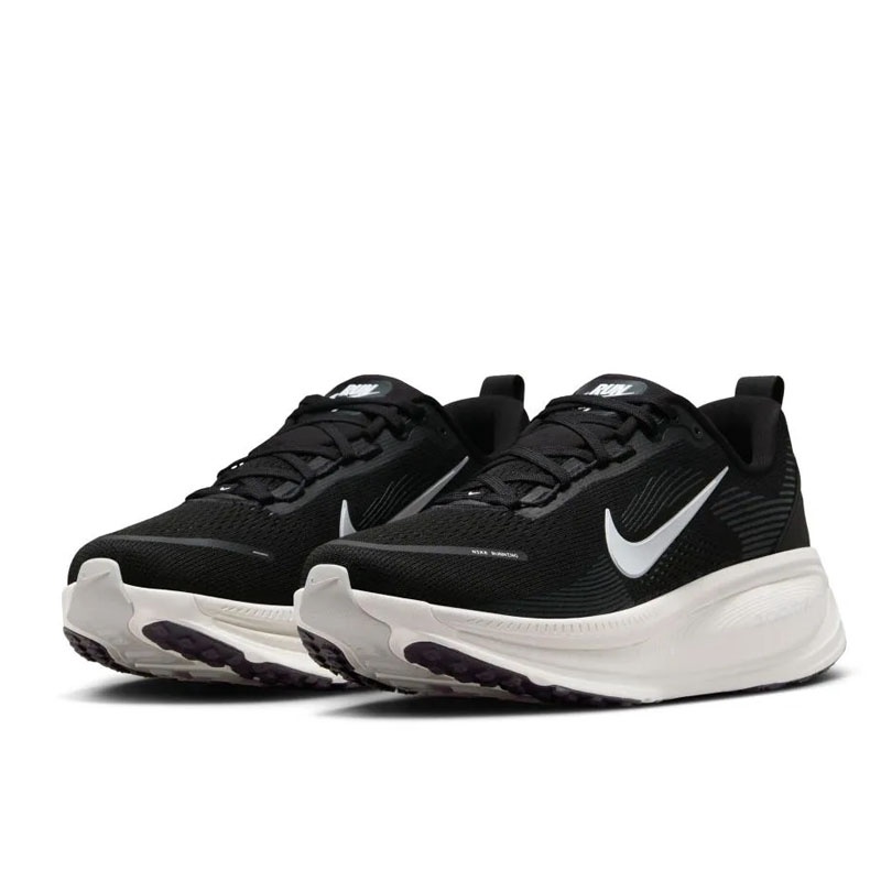 SEPATU LARI NIKE VOMERO 18