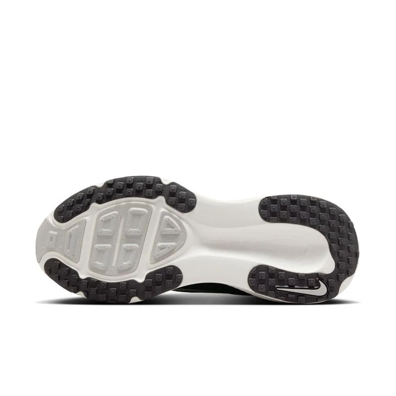 SEPATU LARI NIKE VOMERO 18