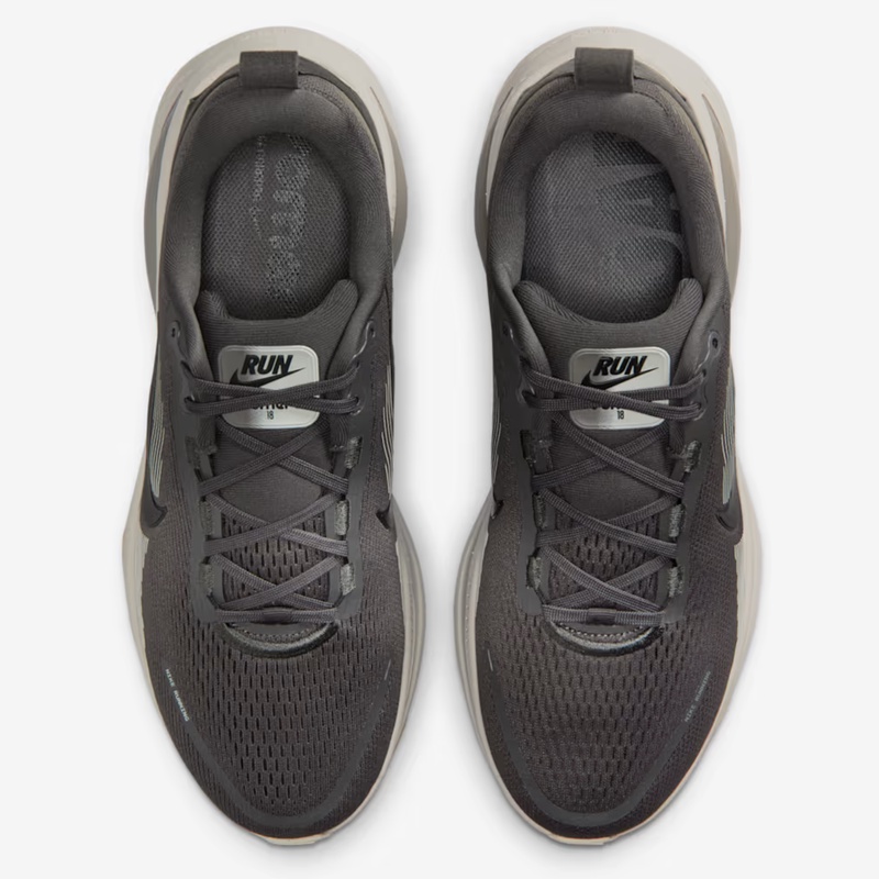 SEPATU LARI NIKE Vomero 18