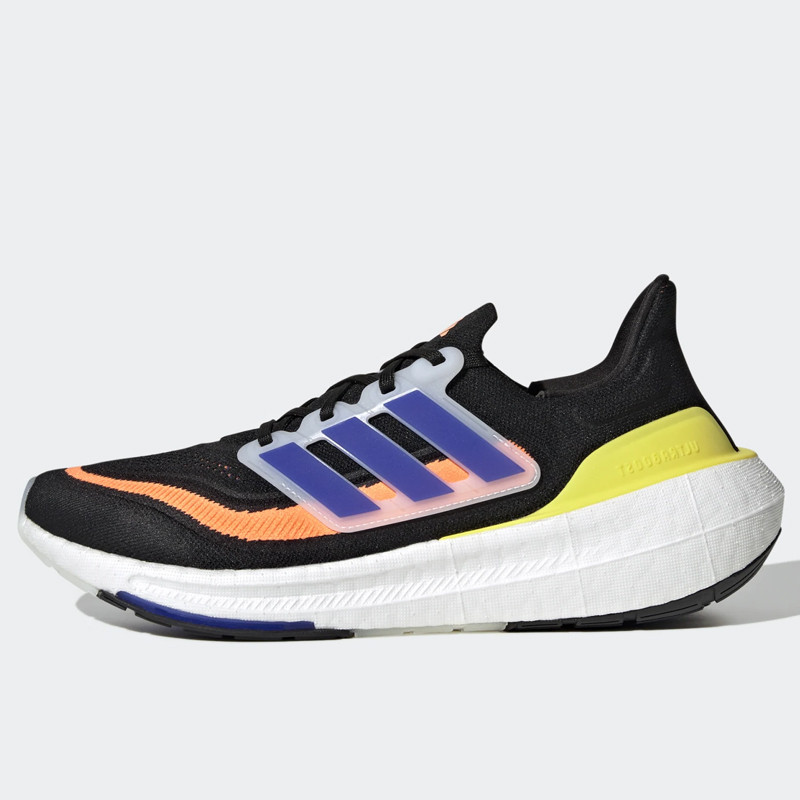 SEPATU LARI ADIDAS ULTRABOOST LIGHT