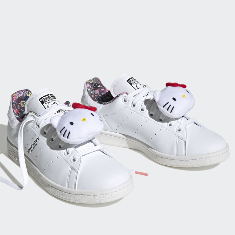 SEPATU SNEAKERS ADIDAS Wmns STAN SMITH Hello Kitty