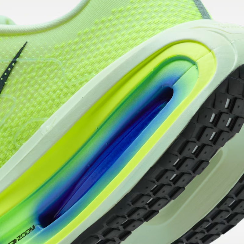 SEPATU LARI NIKE VOMERO PREMIUM