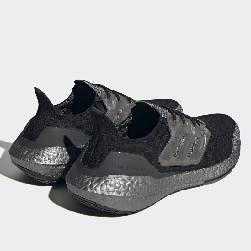 SEPATU LARI ADIDAS Ultraboost 22