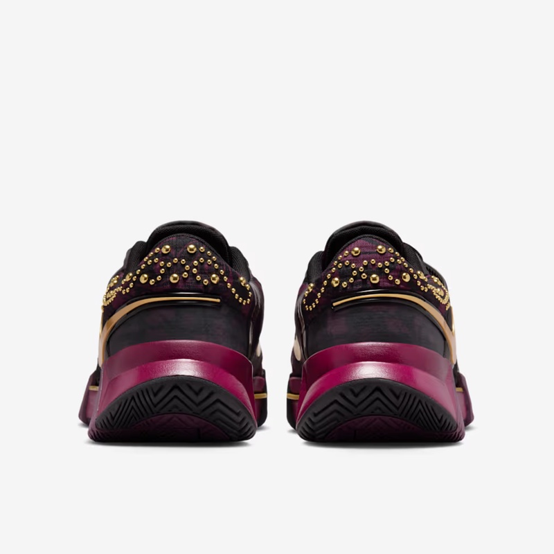 SEPATU TENNIS NIKE Wmns GP Challenge 1 Naomi Osaka