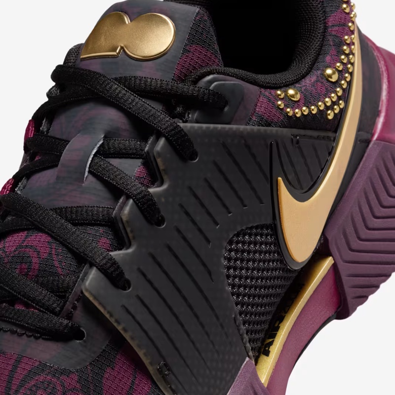 SEPATU TENNIS NIKE Wmns GP Challenge 1 Naomi Osaka