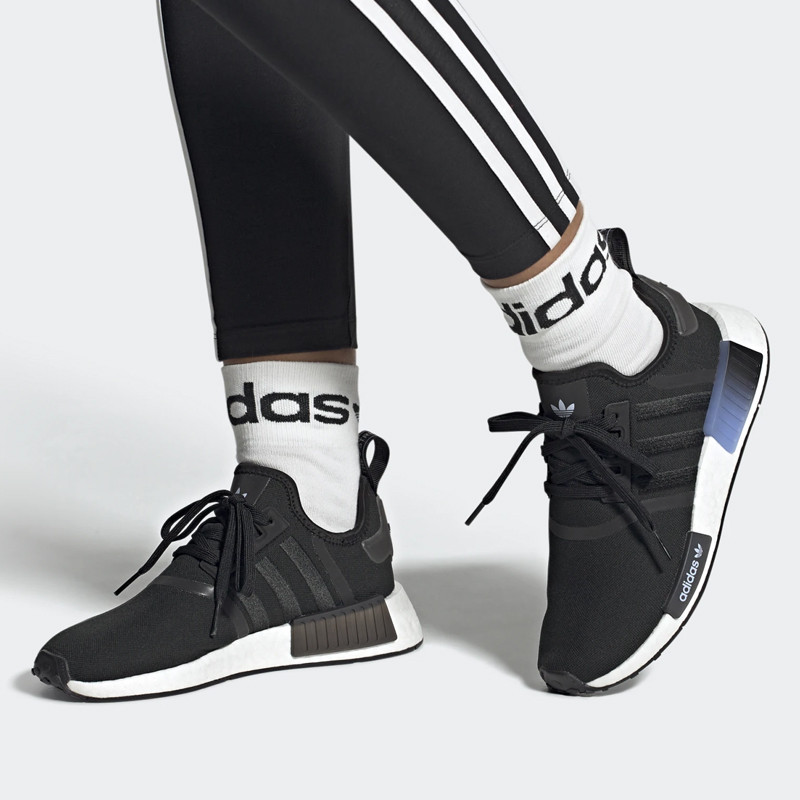 SEPATU SNEAKERS ADIDAS Wmns NMD_R1