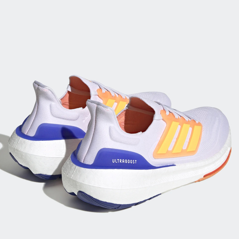 SEPATU LARI ADIDAS ULTRABOOST LIGHT