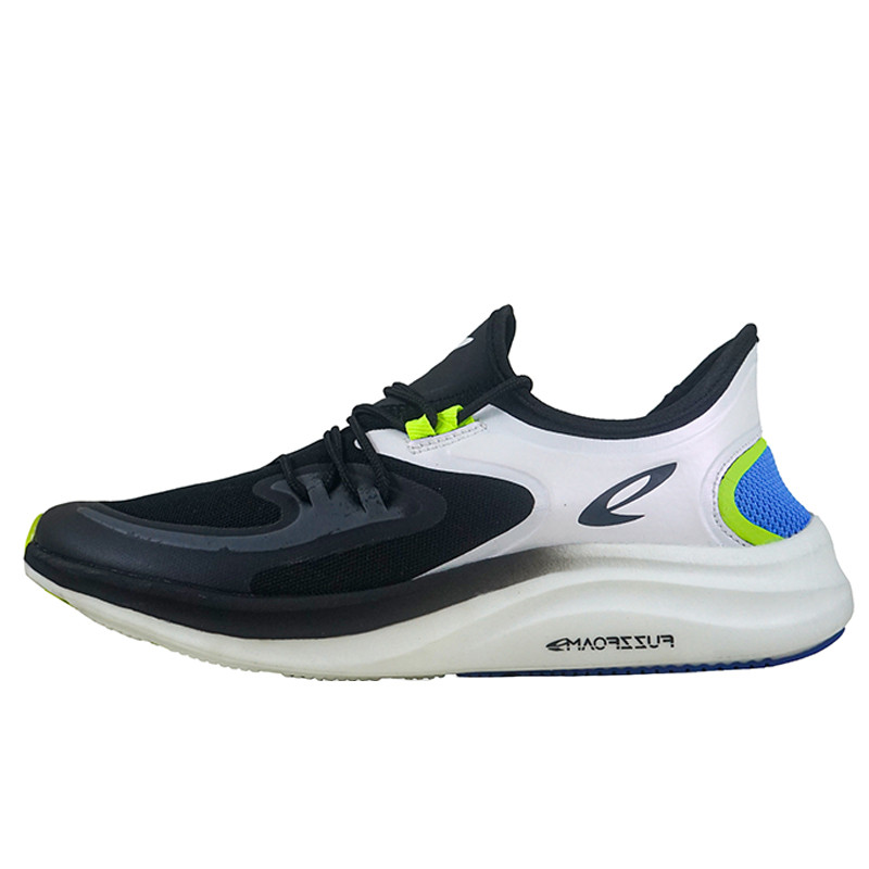 SEPATU LARI NINETEN HYOUGEN