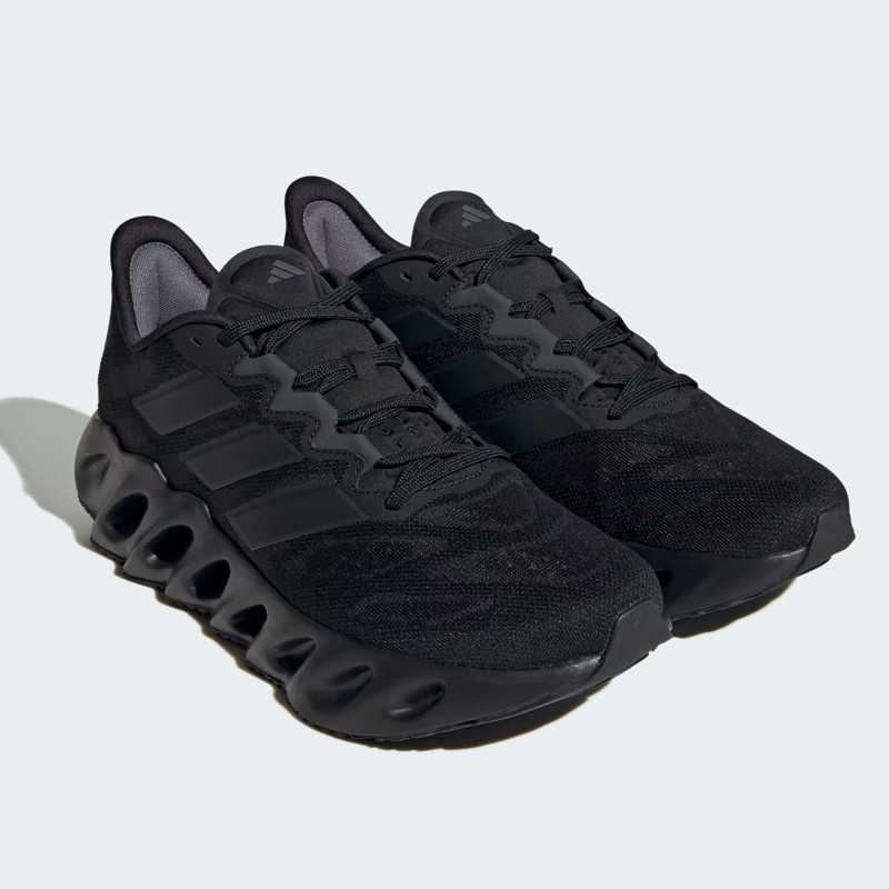 SEPATU LARI ADIDAS SWITCH FWD