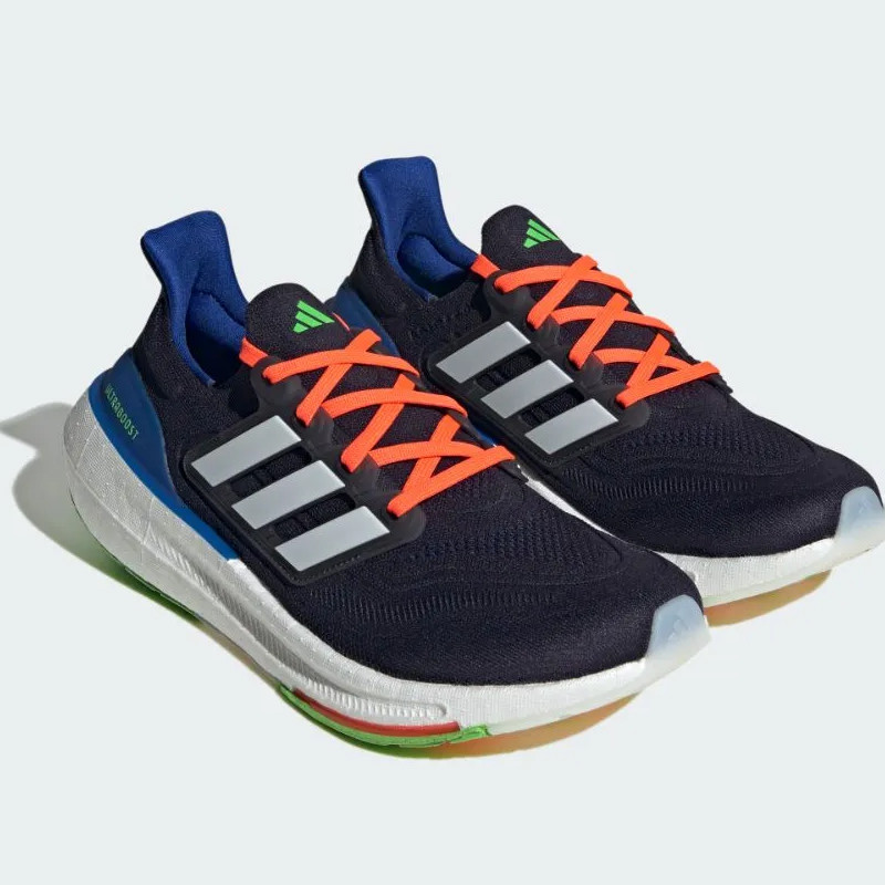 SEPATU LARI ADIDAS ULTRABOOST LIGHT