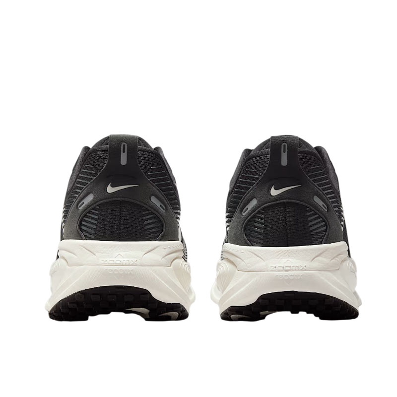 SEPATU LARI NIKE Vomero 18 Wide
