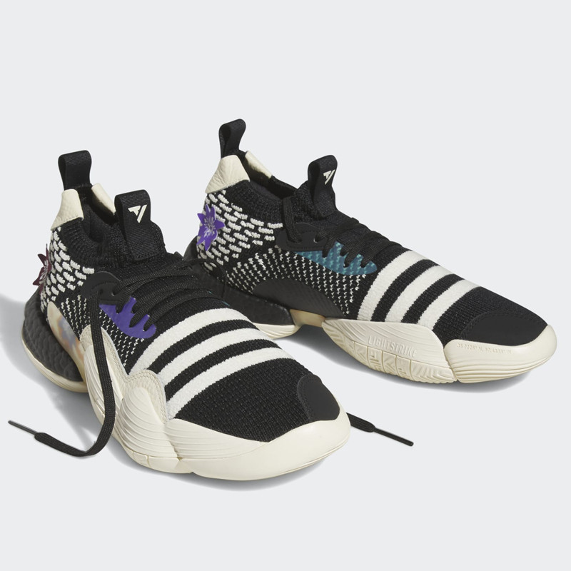 SEPATU BASKET ADIDAS Trae Young 2 Flowers