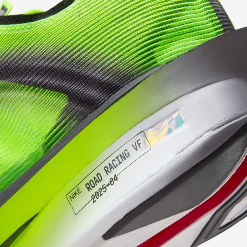 SEPATU LARI NIKE Vaporfly 4