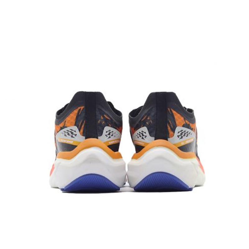 SEPATU LARI NINETEN Irezumi Hover