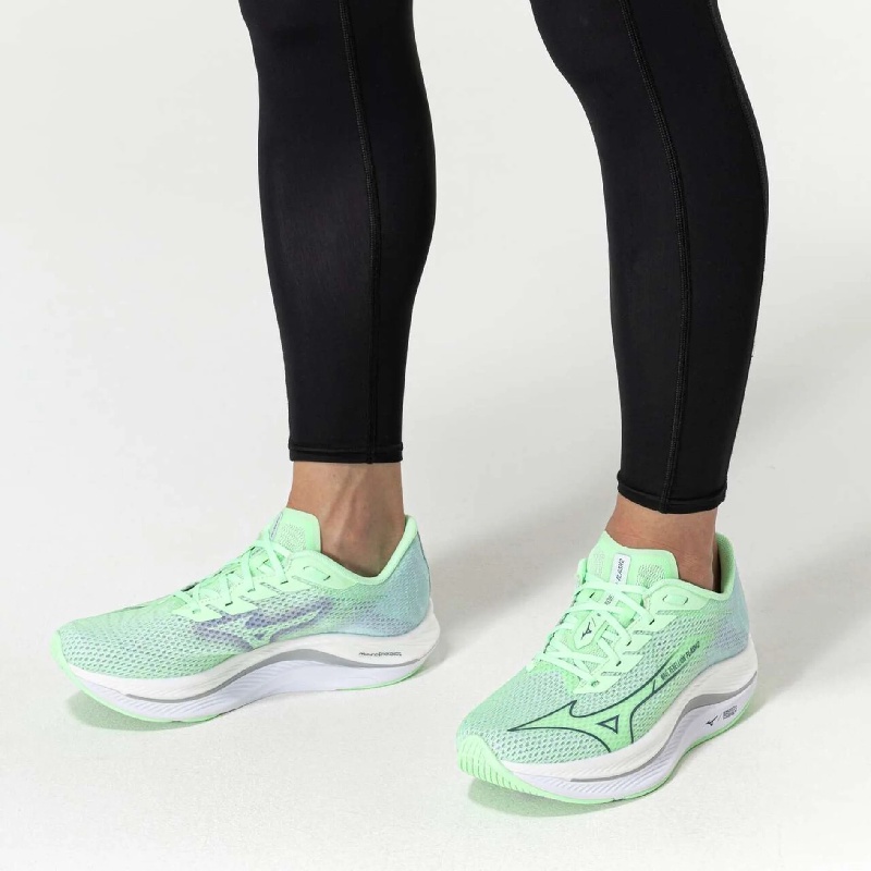 SEPATU LARI MIZUNO Wmns WAVE REBELLION FLASH 2