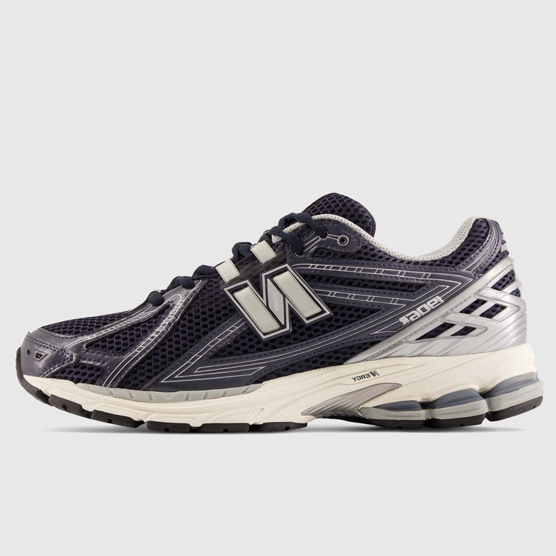 SEPATU SNEAKERS NEW BALANCE 1906