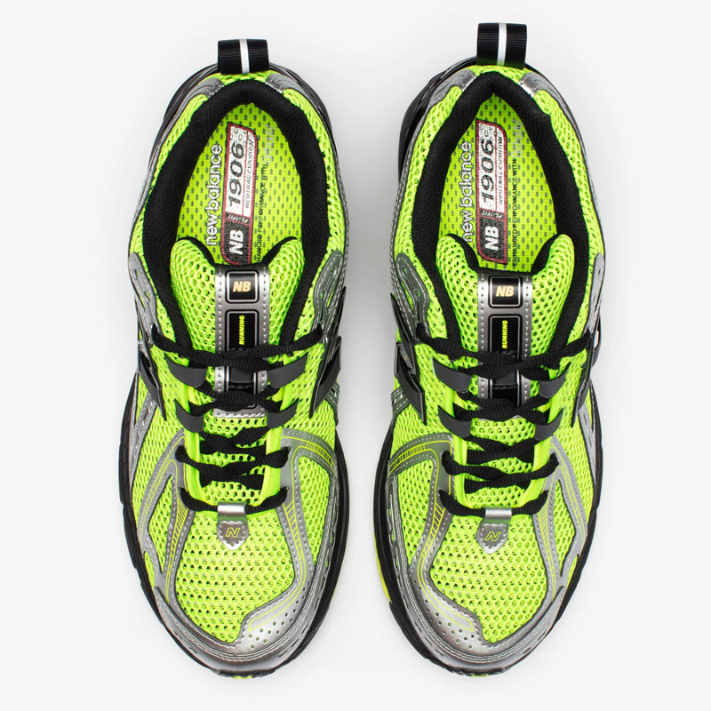 SEPATU SNEAKERS NEW BALANCE 1906R