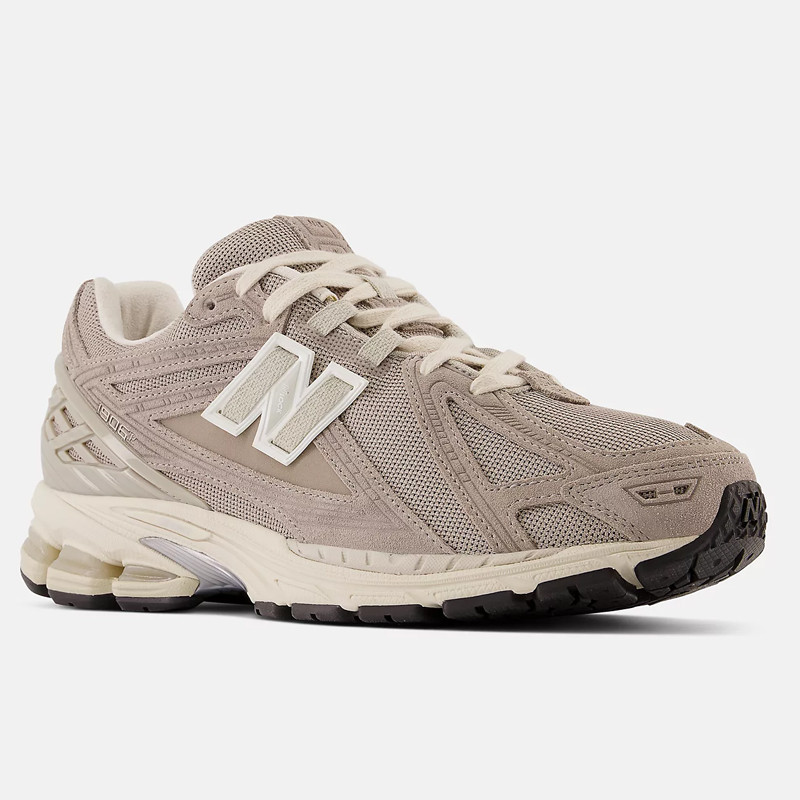 SEPATU SNEAKERS NEW BALANCE 1906R