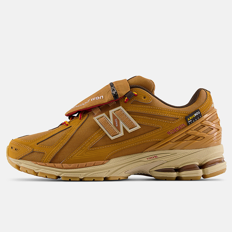 SEPATU SNEAKERS NEW BALANCE 1906R Cordura Pouch