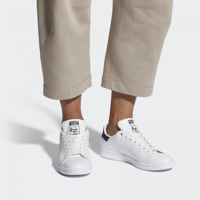 SEPATU SNEAKERS ADIDAS Stan Smith