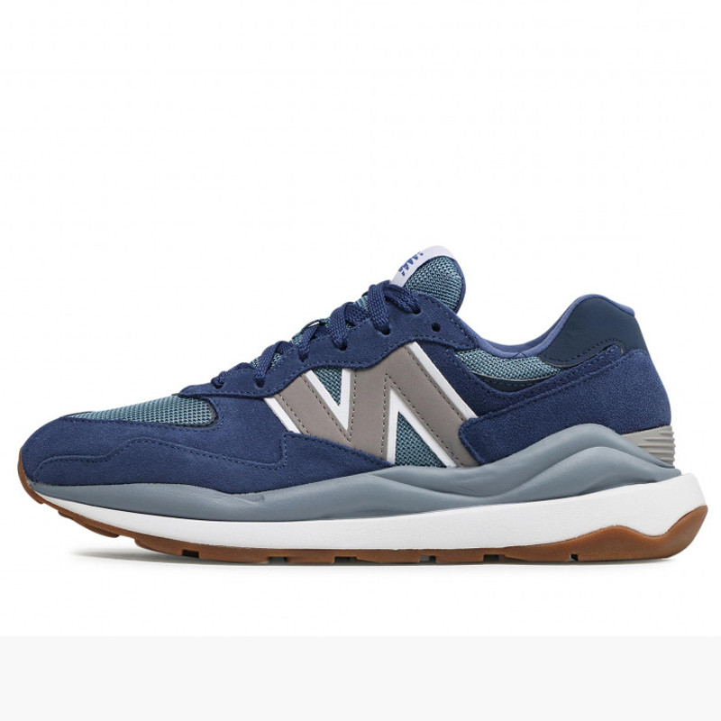 SEPATU SNEAKERS NEW BALANCE 5740