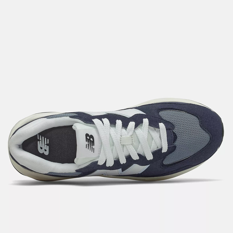 SEPATU SNEAKERS NEW BALANCE 5740