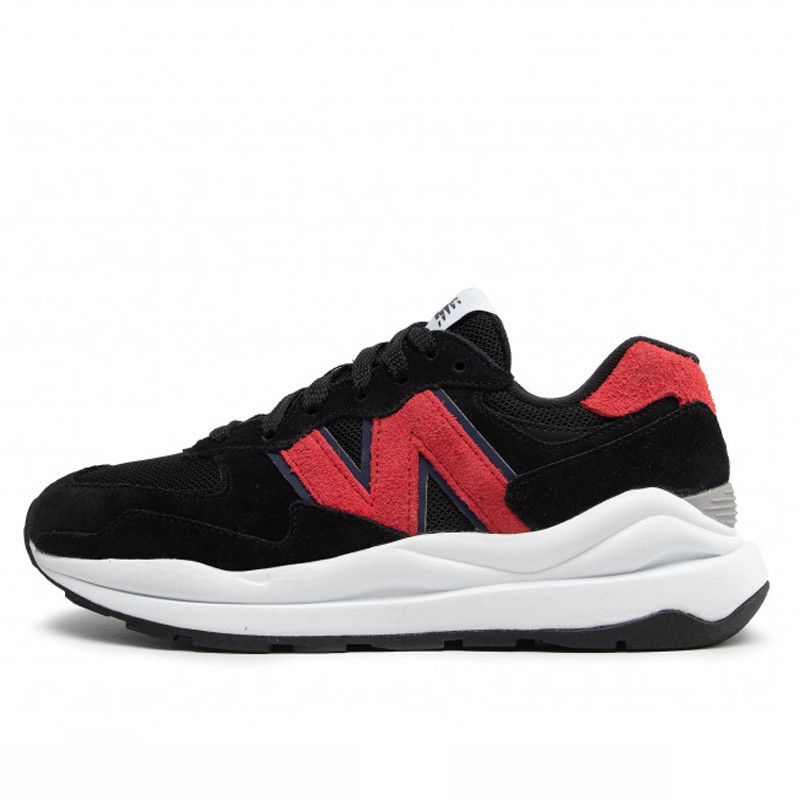 SEPATU SNEAKERS NEW BALANCE 5740