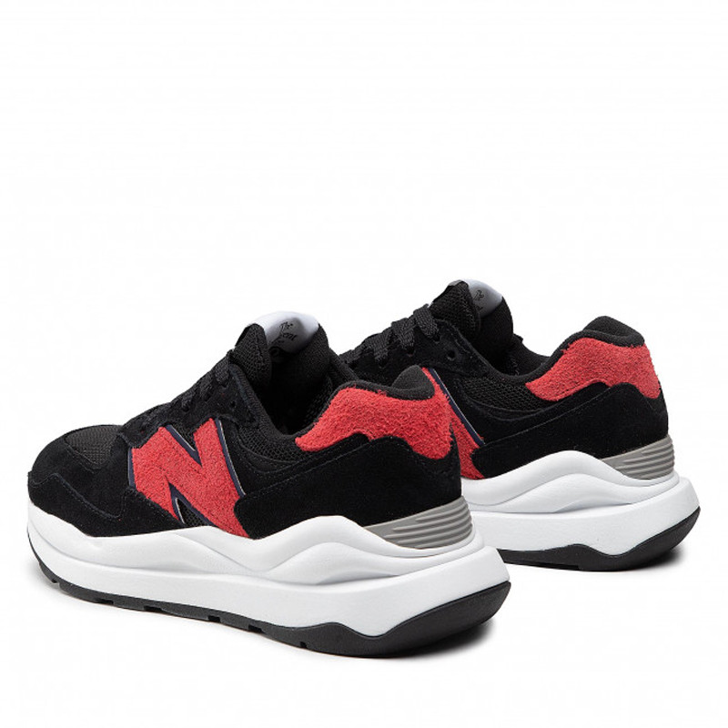SEPATU SNEAKERS NEW BALANCE 5740