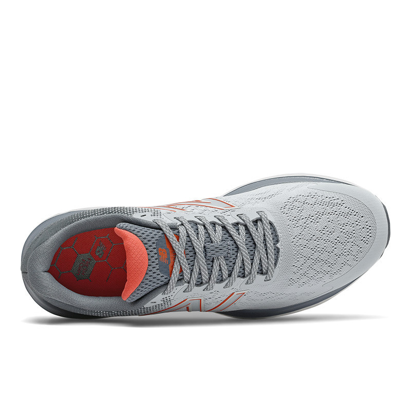 SEPATU LARI NEW BALANCE 680 v7