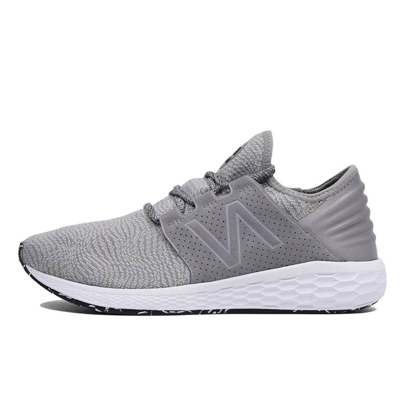 SEPATU LARI NEW BALANCE Cruz Decon