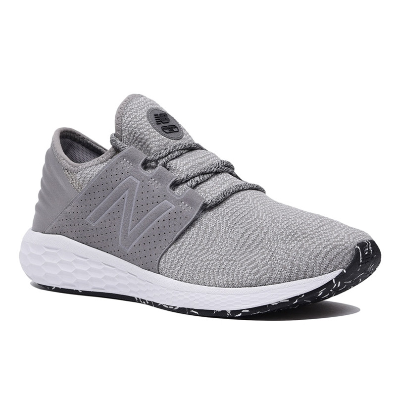 SEPATU LARI NEW BALANCE Cruz Decon