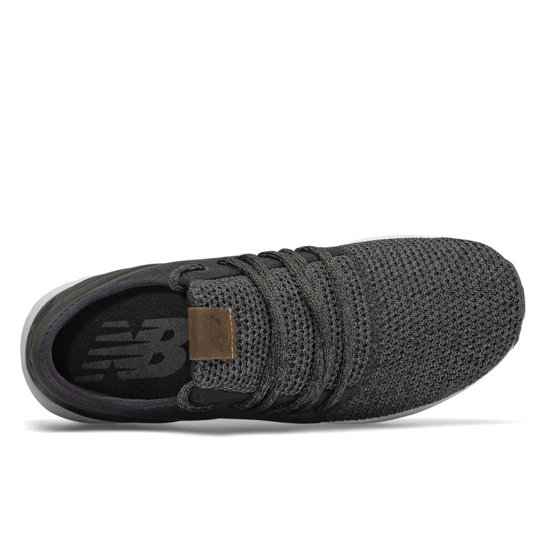 SEPATU LARI NEW BALANCE Cruz Decon