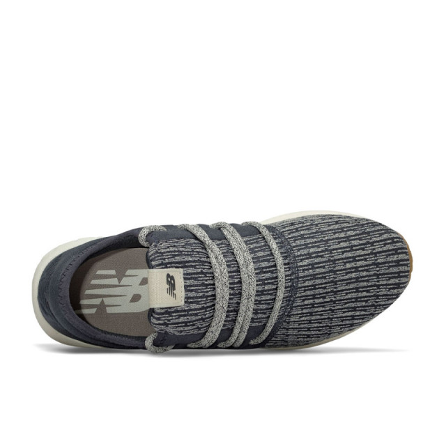 SEPATU LARI NEW BALANCE Cruz Decon