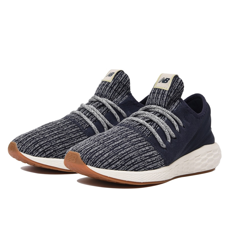 SEPATU LARI NEW BALANCE Cruz Decon