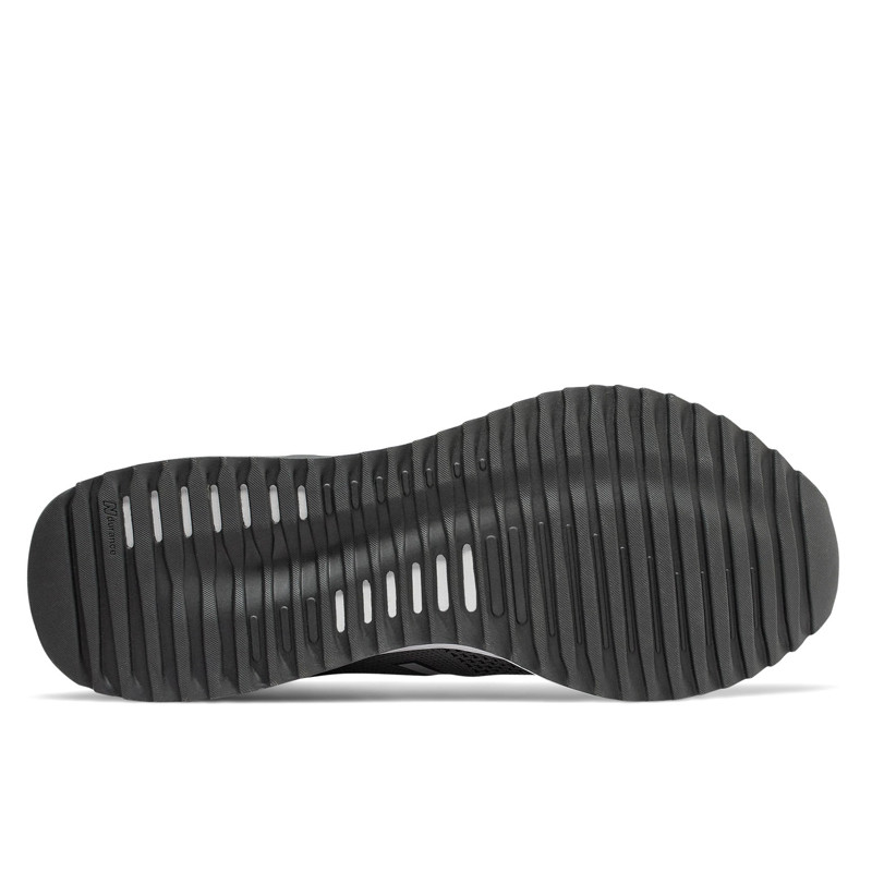 SEPATU LARI NEW BALANCE FuelCell Echo