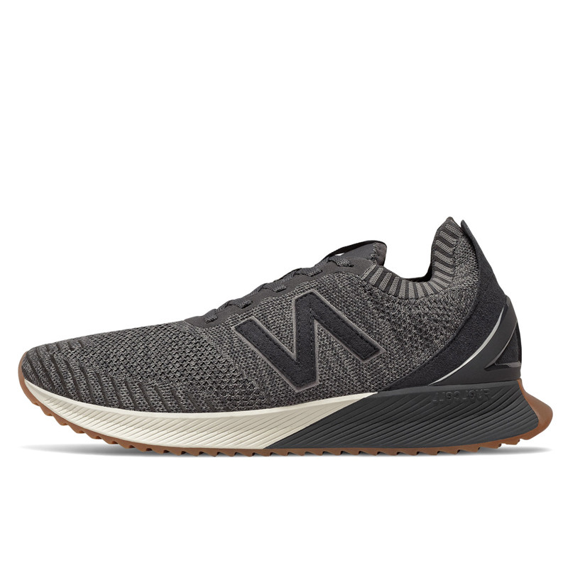 SEPATU LARI NEW BALANCE FuelCell Echo Heritage