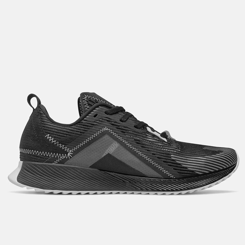 SEPATU LARI NEW BALANCE FuelCell Echolucent