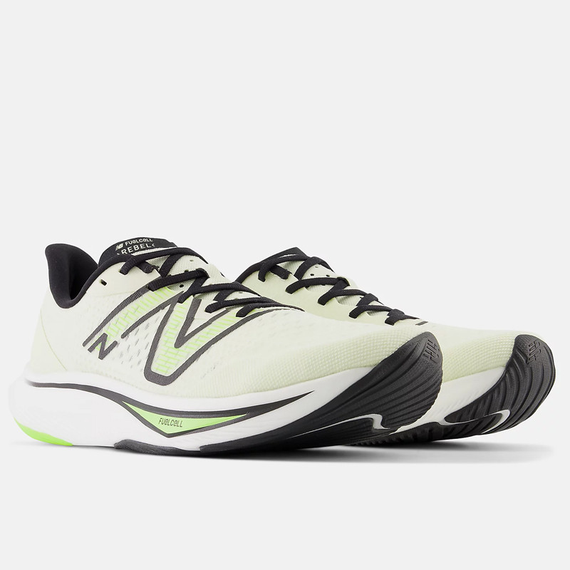 SEPATU LARI NEW BALANCE FuelCell Rebel v3