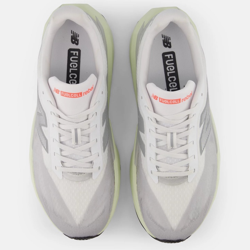 SEPATU LARI NEW BALANCE Fuelcell Rebel V5