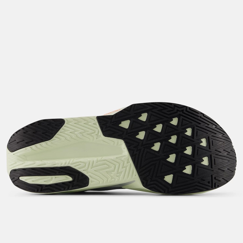 SEPATU LARI NEW BALANCE Fuelcell Rebel V5