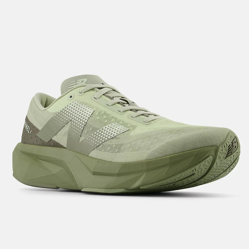 SEPATU LARI NEW BALANCE FuelCell Rebel v4