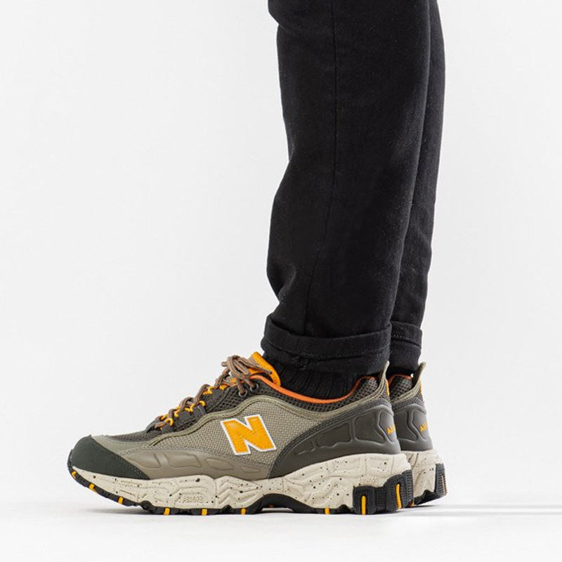 SEPATU SNEAKERS NEW BALANCE Classic 801