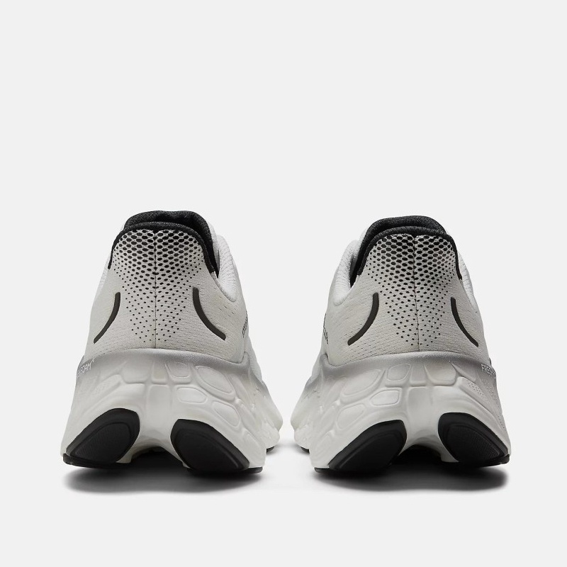 SEPATU LARI NEW BALANCE Fresh Foam X More v4 Men's Road Running