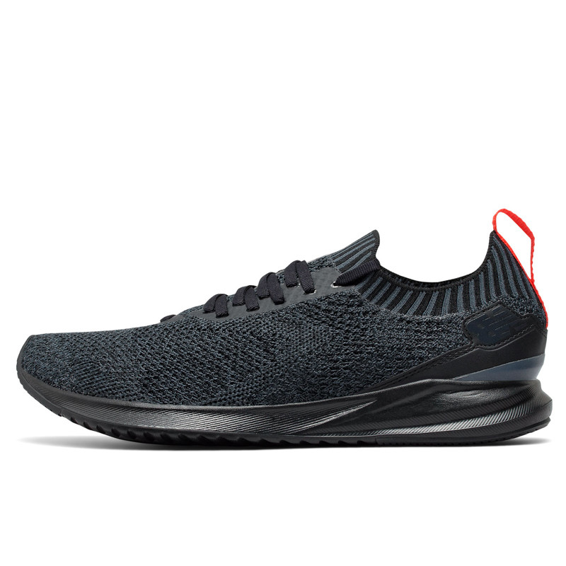 SEPATU LARI NEW BALANCE Pro V1