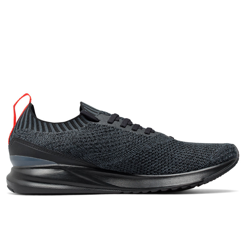 SEPATU LARI NEW BALANCE Pro V1