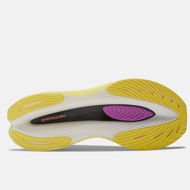 SEPATU LARI NEW BALANCE FuelCell SuperComp Elite v3