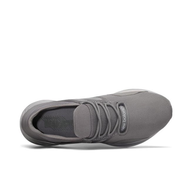 SEPATU LARI NEW BALANCE Fresh Foam Roav
