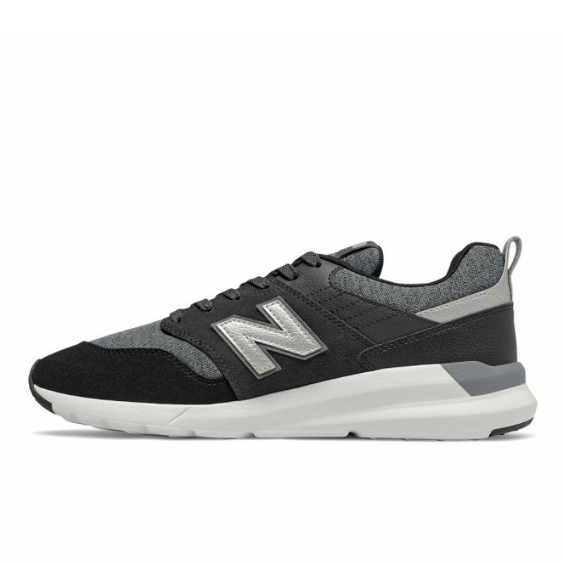 Sepatu Sneakers New Balance 009 Black