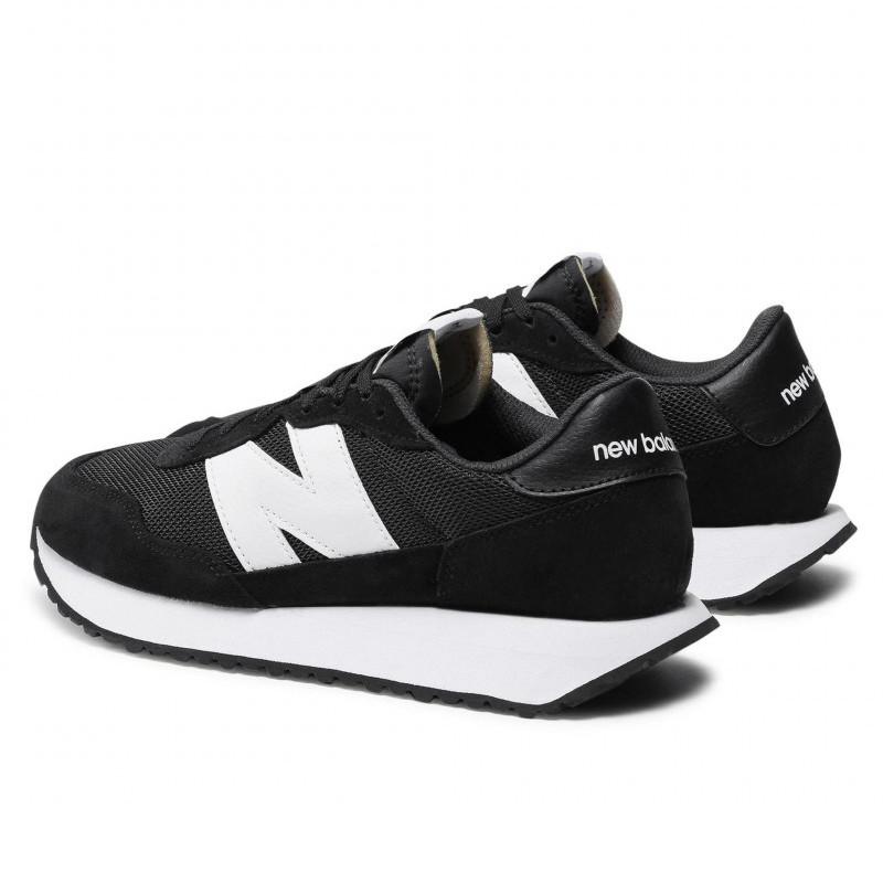SEPATU SNEAKERS NEW BALANCE 237
