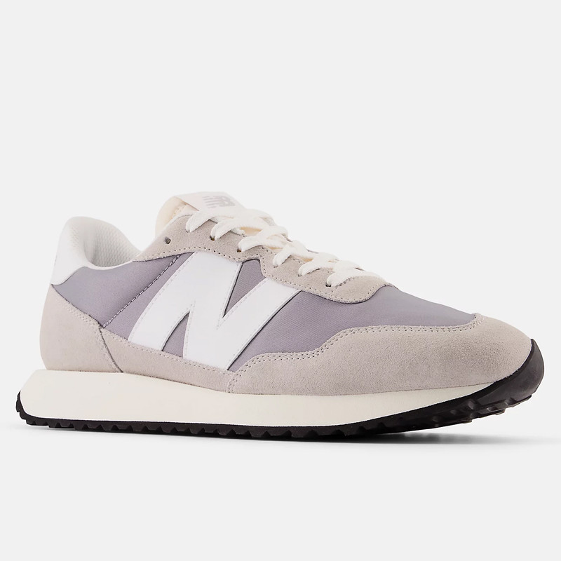 SEPATU SNEAKERS NEW BALANCE 237